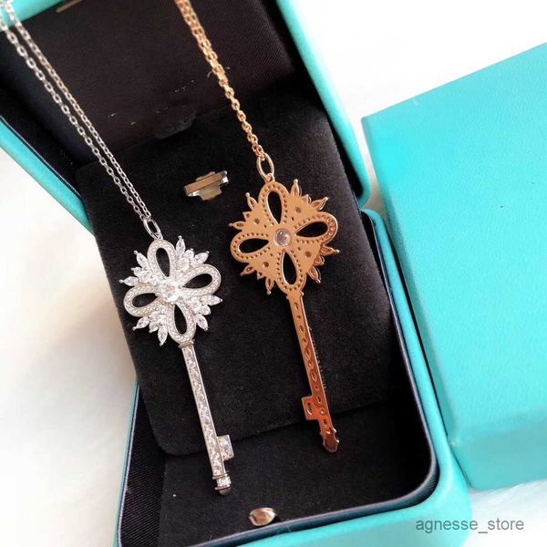 pendant necklaces luxury designer pendant necklace silver key charm 65cm length long sweater necklace for women jewelry r230615
pendant necklaces luxury designer pendant necklace silver key charm 65cm length long sweater necklace for women jewelry r230615
