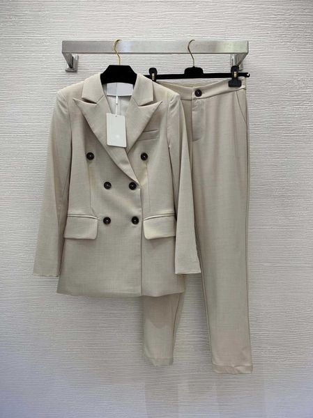 23ss women pants sets women designer clothes double breasted polo collar long sleeve suit coat mid waist and feet cropped pants set women cl, White
23ss women pants sets women designer clothes double breasted polo collar long sleeve suit coat mid waist and feet cropped pants set women cl, White