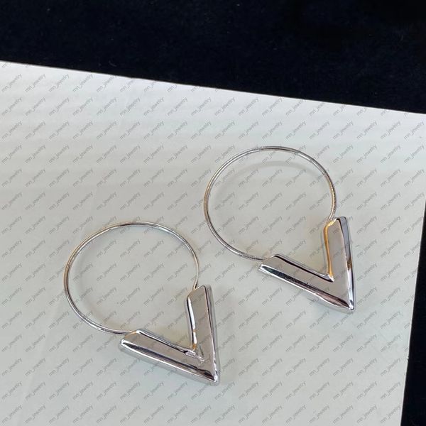 europe and the united states simple silver letter stud earrings. fashion luxury designer earrings for women. classic designer jewelry, Golden;silver
europe and the united states simple silver letter stud earrings. fashion luxury designer earrings for women. classic designer jewelry, Golden;silver