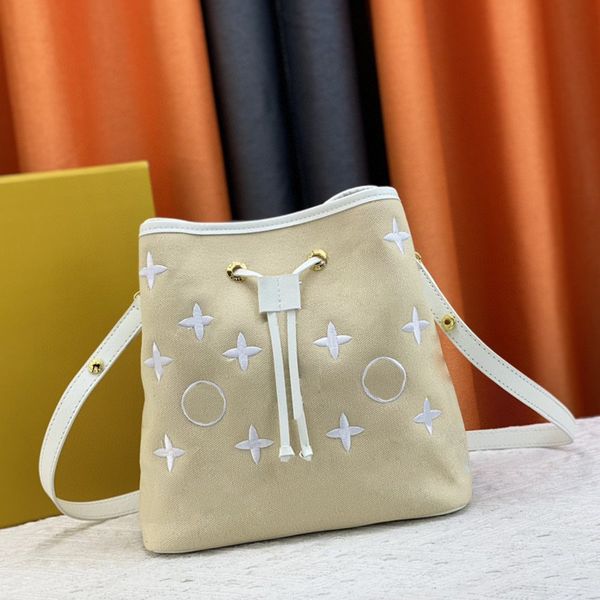 designer bag womens leather handbag vintage print shoulder bag fashion embroidery crossbody bag temperament purse card bag #22852
designer bag womens leather handbag vintage print shoulder bag fashion embroidery crossbody bag temperament purse card bag #22852