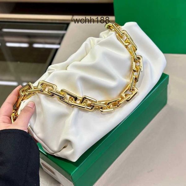 2023 single pillow girl venetas bag pouch bottegas cloud chain fashionable cute color small bags shoulder cross designer handheld women'
2023 single pillow girl venetas bag pouch bottegas cloud chain fashionable cute color small bags shoulder cross designer handheld women'