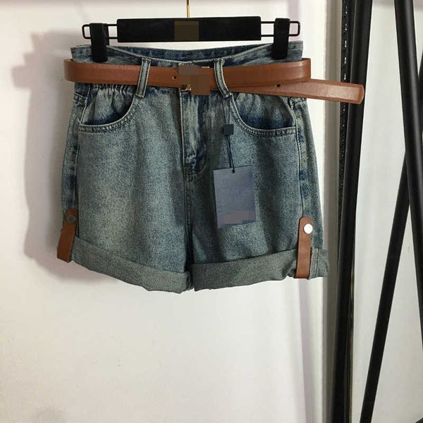 23ss womens shorts women designer clothes new letter belt waistband fashion collated leather rollup trouser hem denim shorts for women women, Blue
23ss womens shorts women designer clothes new letter belt waistband fashion collated leather rollup trouser hem denim shorts for women women, Blue