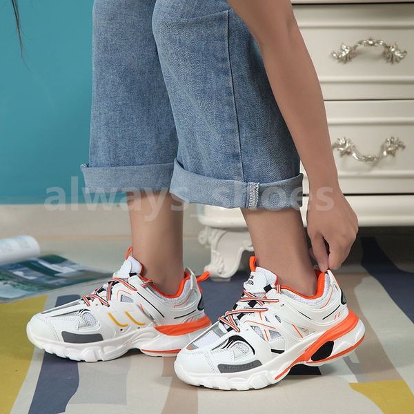 luxury designer womens mens casual shoe track 3.0 led sneaker lighted gomma leather trainer nylon printed platform sneakers men light traine
luxury designer womens mens casual shoe track 3.0 led sneaker lighted gomma leather trainer nylon printed platform sneakers men light traine
