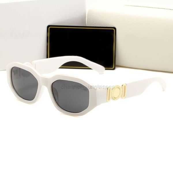 luxury designer sunglasses for women mens glasses polarized uv protectio lunette gafas de sol shades goggle with box beach sun frame fashion, White;black
luxury designer sunglasses for women mens glasses polarized uv protectio lunette gafas de sol shades goggle with box beach sun frame fashion, White;black