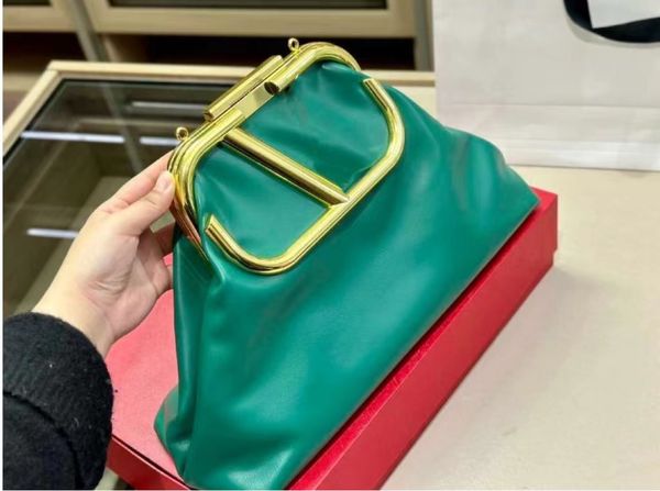 bags cosmetic & cases luxury designer bag handbag cloud female classic high girl purse shoulder clutch bag, Black;red
bags cosmetic & cases luxury designer bag handbag cloud female classic high girl purse shoulder clutch bag, Black;red