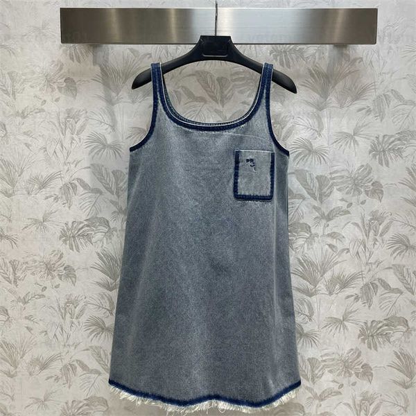 summer dresses for women embroidered denim single pocket embroidered logo embellishment dyeing hemming process straight designer dress, Black;gray
summer dresses for women embroidered denim single pocket embroidered logo embellishment dyeing hemming process straight designer dress, Black;gray