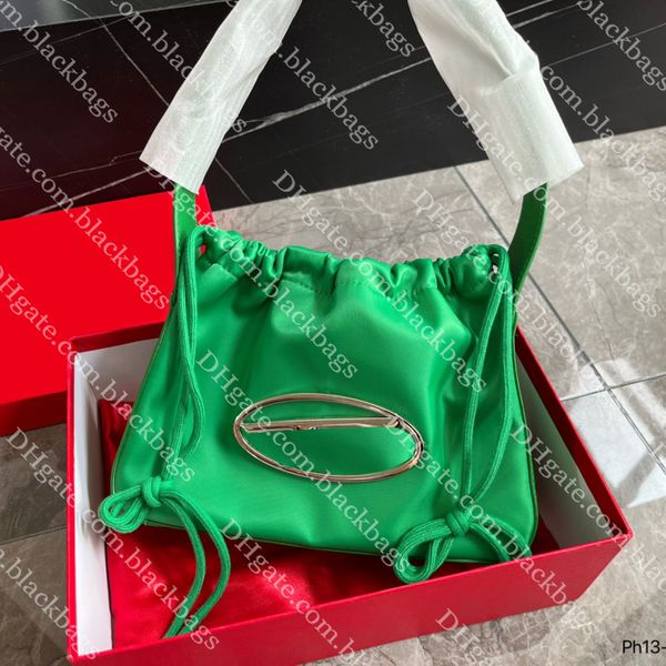 lightweight shoulder bag designer women dingdang bag fashion simple solid color handbag classic silver letter bags
lightweight shoulder bag designer women dingdang bag fashion simple solid color handbag classic silver letter bags