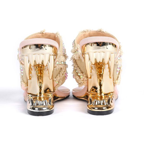 2023 summer new metal hollow tooth heel slippers women fashion luxury brand sandals gold party wedding shoes big size 43, Black
2023 summer new metal hollow tooth heel slippers women fashion luxury brand sandals gold party wedding shoes big size 43, Black