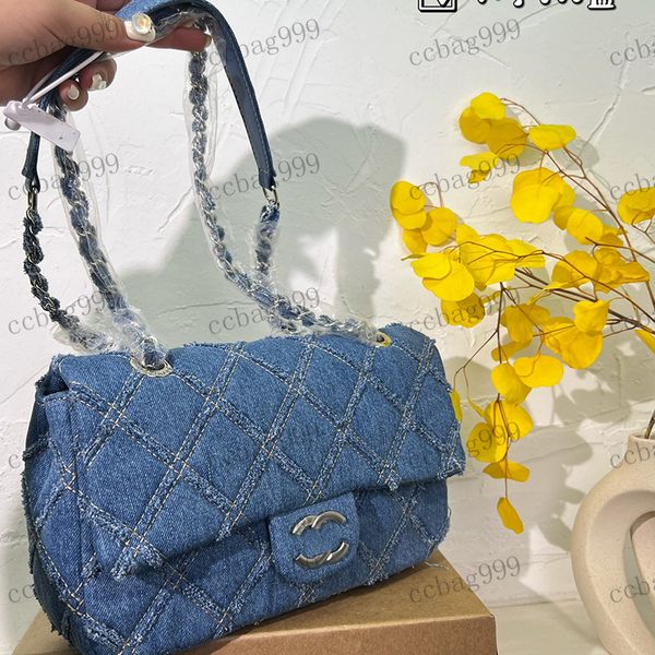 designer womens shoulder bag diamond classic denim bag silver hardware metal turn button flip thin chain shoulder bag large capacity storage
designer womens shoulder bag diamond classic denim bag silver hardware metal turn button flip thin chain shoulder bag large capacity storage