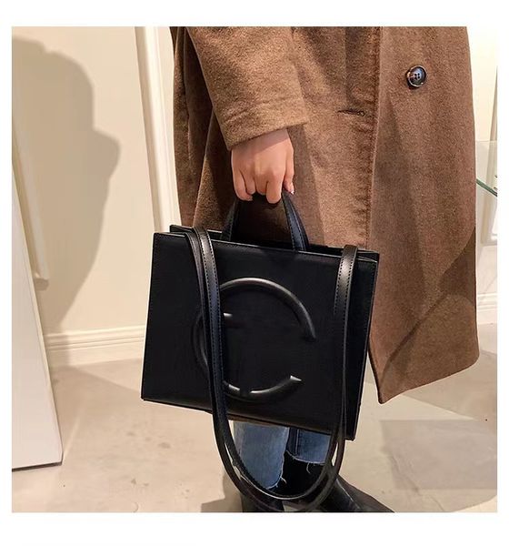 evening fashion bags luxurys designers bags women bag shoulder bag messenger bags classic style fashion shoulder lady totes handbags
evening fashion bags luxurys designers bags women bag shoulder bag messenger bags classic style fashion shoulder lady totes handbags