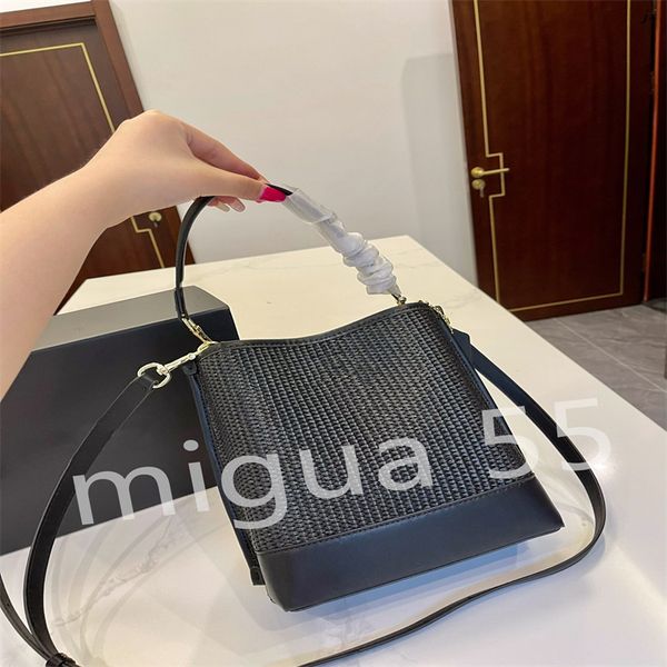 premium designer luxury shoulder bag genuine leather shiny one-shoulder crossbody bucket bags
premium designer luxury shoulder bag genuine leather shiny one-shoulder crossbody bucket bags