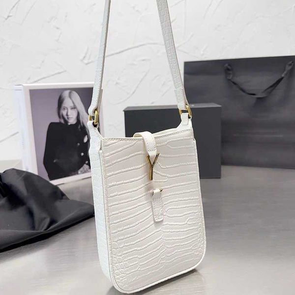 y letter tote bag leather shoulder bags woman cross body designer bag white leather simple solid color luxurys handbags small purse 230531
y letter tote bag leather shoulder bags woman cross body designer bag white leather simple solid color luxurys handbags small purse 230531