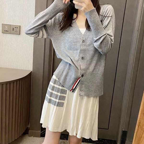 tb2022 spring/summer new medal style cardigan four bar slim fit fashion casual knit, White;black
tb2022 spring/summer new medal style cardigan four bar slim fit fashion casual knit, White;black