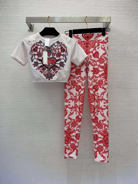23ss women tracksuit yoga suit women designer clothes new love pattern printed short sleeve pullover t-shirt high elastic waist trouser set, Gray
23ss women tracksuit yoga suit women designer clothes new love pattern printed short sleeve pullover t-shirt high elastic waist trouser set, Gray