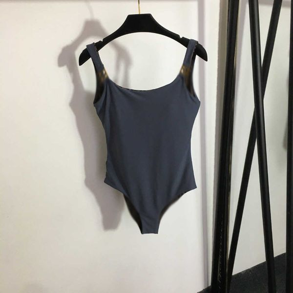 23ss bikini swimwear womens bikini designer bathing suit simple metal shoulder buckle decorative letter printed strap one piece swimwear wom, White;black
23ss bikini swimwear womens bikini designer bathing suit simple metal shoulder buckle decorative letter printed strap one piece swimwear wom, White;black