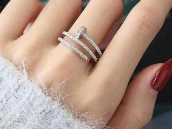 59ye wholesale high-quality high edition v gold 925 silver plated card nail three full diamond ring for men and women simple advanced person
59ye wholesale high-quality high edition v gold 925 silver plated card nail three full diamond ring for men and women simple advanced person