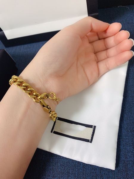 

Designer Charm Bracelets Rose Insert Pink Crystal Fashion Luxury Simple Versatile Copper Bracelet Gifts for Women -35