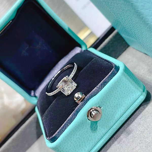 925 sterling silver women's wedding diamond ring luxury four claw white square diamond ring girl love gift 7a, Slivery;golden
925 sterling silver women's wedding diamond ring luxury four claw white square diamond ring girl love gift 7a, Slivery;golden