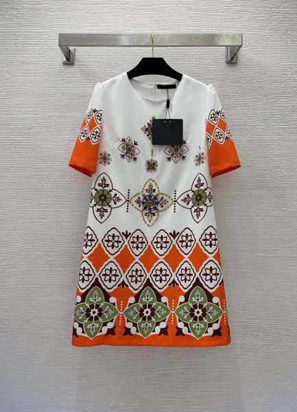 23ss summer dresses women dress women designer clothes print sequin embroidery handmade bead embedding diamond a-line slim short sleeve dres, Black;gray
23ss summer dresses women dress women designer clothes print sequin embroidery handmade bead embedding diamond a-line slim short sleeve dres, Black;gray