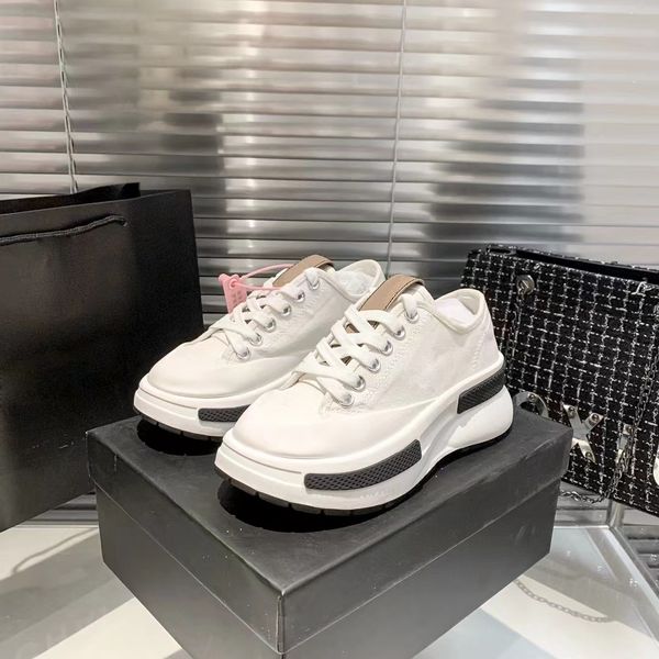 designer shoes men women luxury lace-up patchwork shoes summer casual fashion sell sneakers classic white black red pink 4 styles size 35-42
designer shoes men women luxury lace-up patchwork shoes summer casual fashion sell sneakers classic white black red pink 4 styles size 35-42