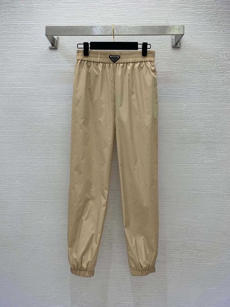 23ss womens pants women designer clothes new metal triangle label at waist and silicone strip at back hip elastic waist solid color sports p, Black
23ss womens pants women designer clothes new metal triangle label at waist and silicone strip at back hip elastic waist solid color sports p, Black