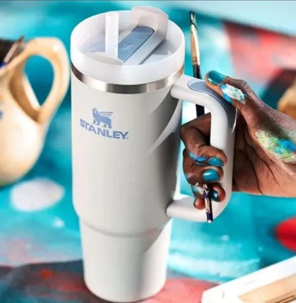 1pc dune stanley quencher h2.0 40oz stainless steel tumblers cups silicone handle lid straw 2nd car mugs keep drinking cold water bottles wa
1pc dune stanley quencher h2.0 40oz stainless steel tumblers cups silicone handle lid straw 2nd car mugs keep drinking cold water bottles wa