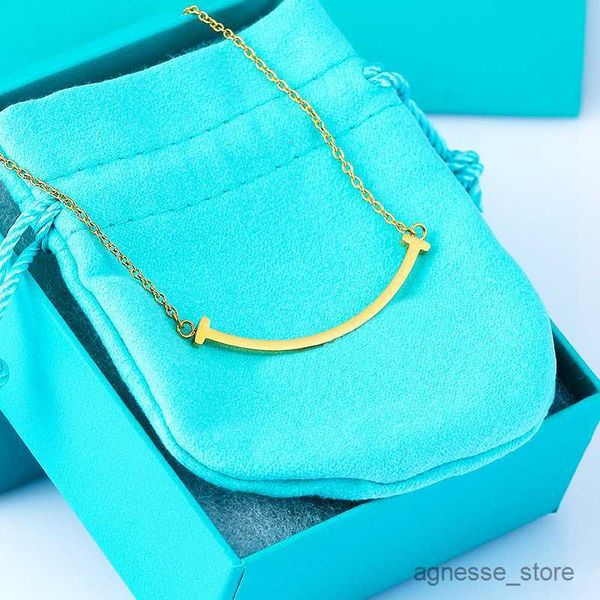 pendant necklaces love smile pendant necklaces designer for women men letter luxury jewlery gifts woman girl gold silver not fade r230615
pendant necklaces love smile pendant necklaces designer for women men letter luxury jewlery gifts woman girl gold silver not fade r230615
