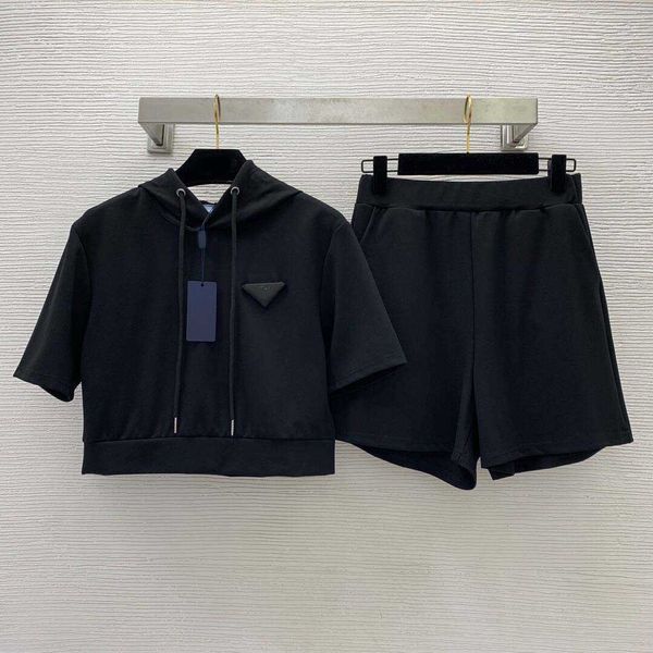 23ss women shorts sets women designer clothes with inverted triangle on the chest short hooded short sweater drawcord elastic waist shorts w, White
23ss women shorts sets women designer clothes with inverted triangle on the chest short hooded short sweater drawcord elastic waist shorts w, White