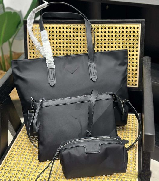 p set of three triangle label brand design shoulder nylon canvas black tote makeup clutch bag shopping bag 230615
p set of three triangle label brand design shoulder nylon canvas black tote makeup clutch bag shopping bag 230615