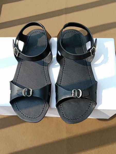 high end hard goods flat shoes women's summer snap up open toe sandals ins2023 new model, Black
high end hard goods flat shoes women's summer snap up open toe sandals ins2023 new model, Black