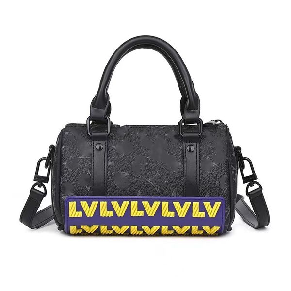 2023 the latest men's solid rubber sole shoulder bag fashion cross-body bag seenwork detail let you love
2023 the latest men's solid rubber sole shoulder bag fashion cross-body bag seenwork detail let you love