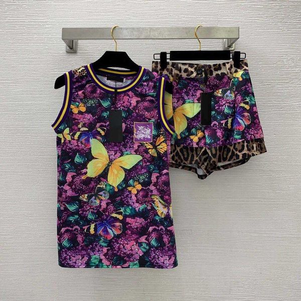 23ss women shorts sets women designer clothes flower leopard print thread edge mid length sleeveless tank t-shirt high waist wide leg shorts, White
23ss women shorts sets women designer clothes flower leopard print thread edge mid length sleeveless tank t-shirt high waist wide leg shorts, White
