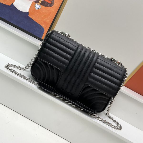 7a designer chain bag ladies flap handbag cow leather fashion shoulder bag crossbody bag luxury camera bag new
7a designer chain bag ladies flap handbag cow leather fashion shoulder bag crossbody bag luxury camera bag new