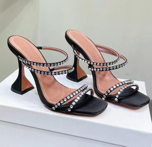 Amina muaddi Rhinestones high heels sandals Roman diamond slipper open-toed wine glass heel Satin banquets Crystal high-heeled sandals with box 35-42, White
Amina muaddi Rhinestones high heels sandals Roman diamond slipper open-toed wine glass heel Satin banquets Crystal high-heeled sandals with box 35-42, White