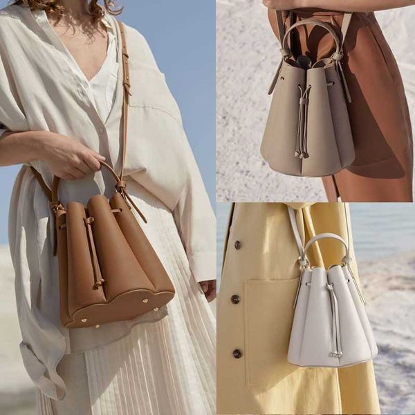 polene genuine leather petal bag french niche crossbody bag leather minimalist trend new portable bucket bag
polene genuine leather petal bag french niche crossbody bag leather minimalist trend new portable bucket bag