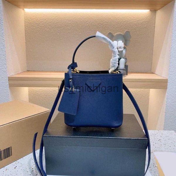 evening bags cross body bags bucket tote women handbag shoulder real leather brand designer crossbody wallet female purses 211224 j230615
evening bags cross body bags bucket tote women handbag shoulder real leather brand designer crossbody wallet female purses 211224 j230615