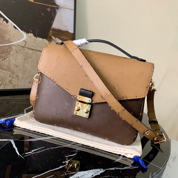 luxurys designers pochette bag men women handbag messenger bags leather metis elegant womens shoulder crossbody bag east west
luxurys designers pochette bag men women handbag messenger bags leather metis elegant womens shoulder crossbody bag east west