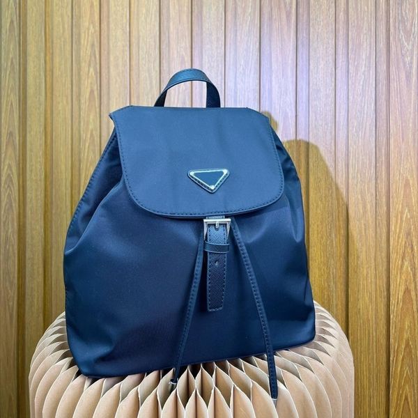 luxury designer backpack fashion casual large capacity nylon waterproof bag men and women chain backpack
luxury designer backpack fashion casual large capacity nylon waterproof bag men and women chain backpack
