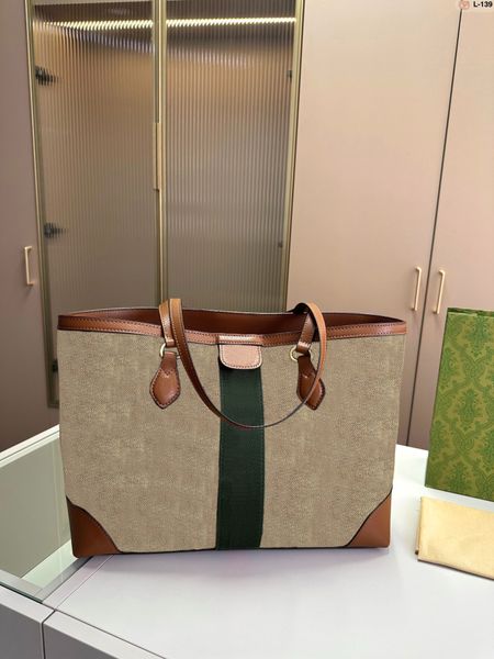 luxury bag designer smooth leather fashion classic wallet square women's travel handbags brand metal sign shoulder clutch bags
luxury bag designer smooth leather fashion classic wallet square women's travel handbags brand metal sign shoulder clutch bags