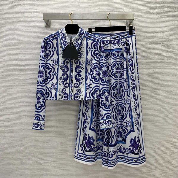 23ss women pants sets women designer clothes new style printed buttoned lapel long-sleeved short shirt with high waist wide leg pants set wo, White
23ss women pants sets women designer clothes new style printed buttoned lapel long-sleeved short shirt with high waist wide leg pants set wo, White