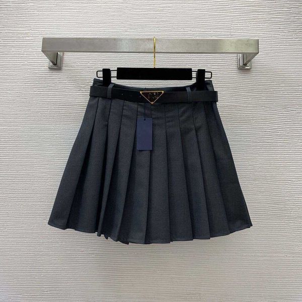 23ss designer skirts women designer clothes summer womens new simple fashion academy style high waist slim pleated half skirt short skirt wo, Black
23ss designer skirts women designer clothes summer womens new simple fashion academy style high waist slim pleated half skirt short skirt wo, Black