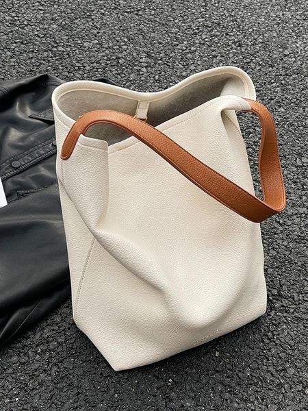 evening bags large-capacity brand soft leather all-match western style high-quality texture women's single shoulder simple bucket
evening bags large-capacity brand soft leather all-match western style high-quality texture women's single shoulder simple bucket