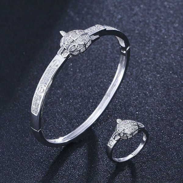 original jewelry 18k gold card leopard head micro-set zircon bracelet ring set, Black
original jewelry 18k gold card leopard head micro-set zircon bracelet ring set, Black
