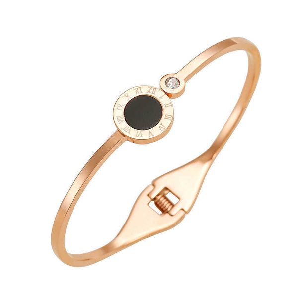 original colorless simple four-leaf grass titanium steel bracelet female 18k rose gold card exquisite frosted butterfly jewelrywc88, Black
original colorless simple four-leaf grass titanium steel bracelet female 18k rose gold card exquisite frosted butterfly jewelrywc88, Black