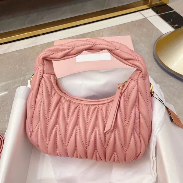 luxury bagsatin mini handbags fashion designer bags wander clutch holding handbar shoulder bag luxury retro wallet leather women travel hand
luxury bagsatin mini handbags fashion designer bags wander clutch holding handbar shoulder bag luxury retro wallet leather women travel hand