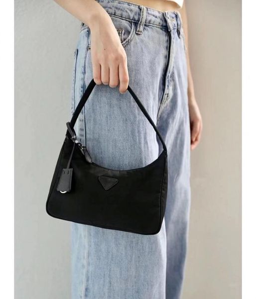 designer crossbody bag luxury women shoulder bags classic fashion nylon material shoulder strap chain large space the tote bag
designer crossbody bag luxury women shoulder bags classic fashion nylon material shoulder strap chain large space the tote bag
