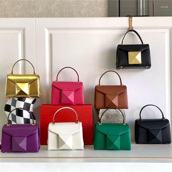 shoulder bags luxury designer handbag fashion mini one crossbody bag big rivets genuine leather mobile phone messenger
shoulder bags luxury designer handbag fashion mini one crossbody bag big rivets genuine leather mobile phone messenger