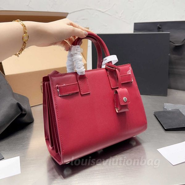 luxurys designers large wallets totes card holder glambskin cross body tote key icarebag hangbag cards genuine leather shoulder bag purse wo
luxurys designers large wallets totes card holder glambskin cross body tote key icarebag hangbag cards genuine leather shoulder bag purse wo