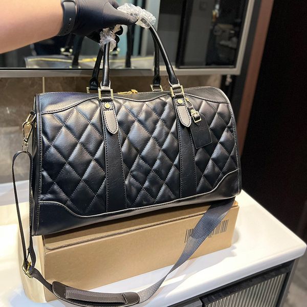 large capacity tote bag vintage classic handbag luxury totes pu leather wholesale high-quality handbags sports r travel artwork
large capacity tote bag vintage classic handbag luxury totes pu leather wholesale high-quality handbags sports r travel artwork