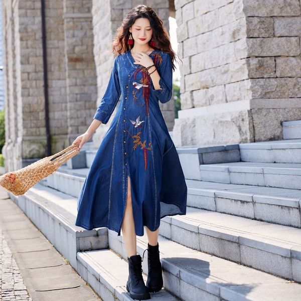 elevate your style this autumn with our 2023 single-breasted trench coat denim long dress - a heavy embroidery v-neck cardigan dress that ex, Black;gray
elevate your style this autumn with our 2023 single-breasted trench coat denim long dress - a heavy embroidery v-neck cardigan dress that ex, Black;gray